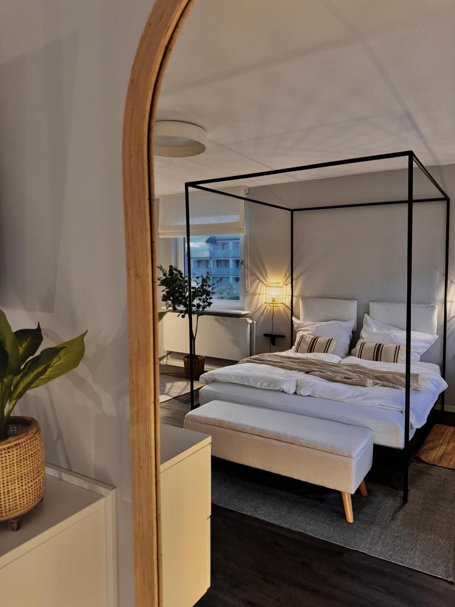 Seaside Rooms - Design-Apartment Mit Balkon & Parkplatz - Inklusive Strandkorb Direkt Am Wasser Und Spa & Sauna Saisonal Büsum Dış mekan fotoğraf